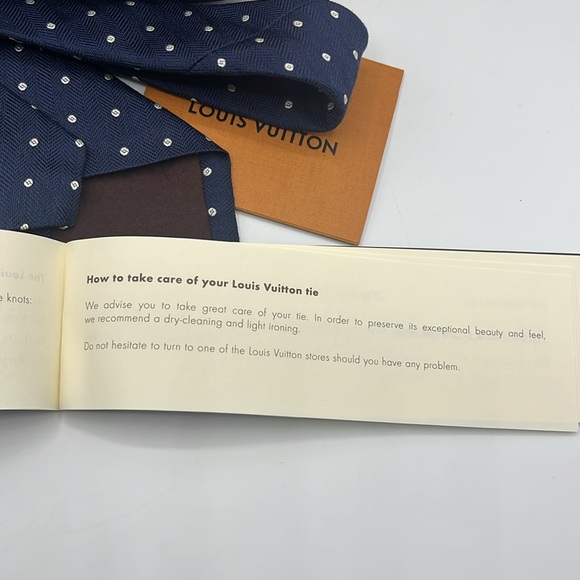 Louis Vuitton Silk Neck Tie - Picture 11 of 12